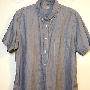 Men’s Everlane shirt